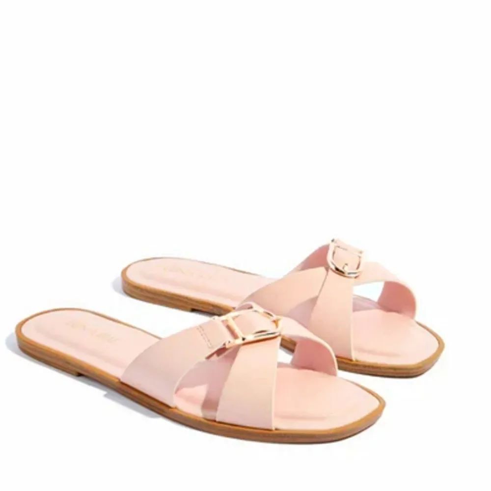 BRAND NEW OLIVIA&KATE ANIMAL PRINT CRISS-CROSS WITH BUCKLE DETAIL SANDAL G1